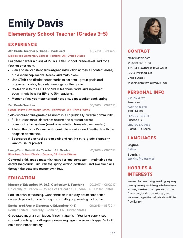 Right Sidebar Light example — Emily Davis, Elementary Teacher